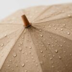 晴雨兼用傘の雨漏り原因は？長く使えない理由と対策法を徹底解説
